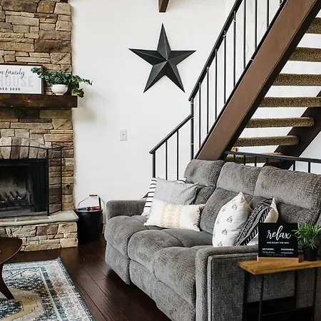 Little Chip Lake Arrowhead Cabin
